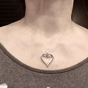 JAMES Avery Retired Heart Leaf Open heart